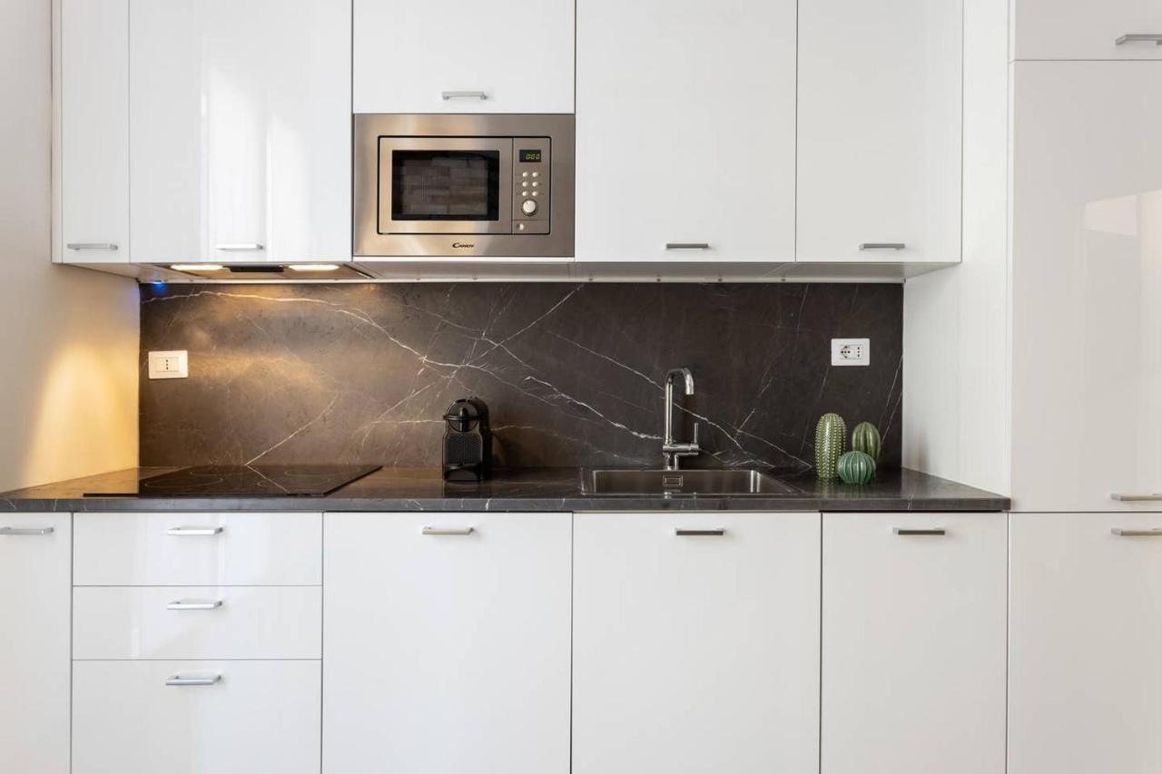 Modern And New Flat In Duomo Area Apartment Milano Exterior foto
